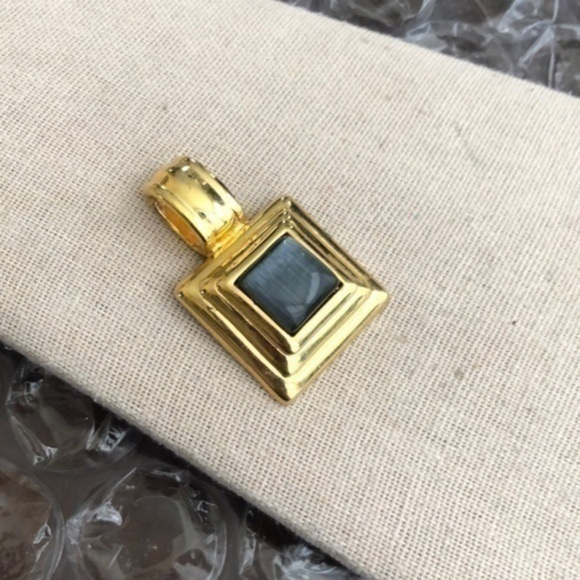 Vintage Square Gold Tone Pendant - Picture 1 of 3